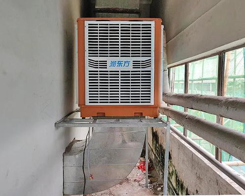 车间温度高,闷热,异味 有了 润东方环保空调 这些都不是事